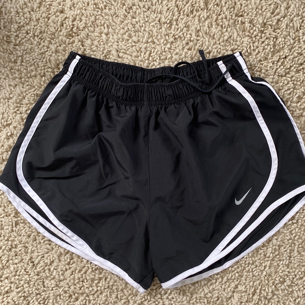 Nike Womens Medium black and white athletic, exercise, running, gym shorts.